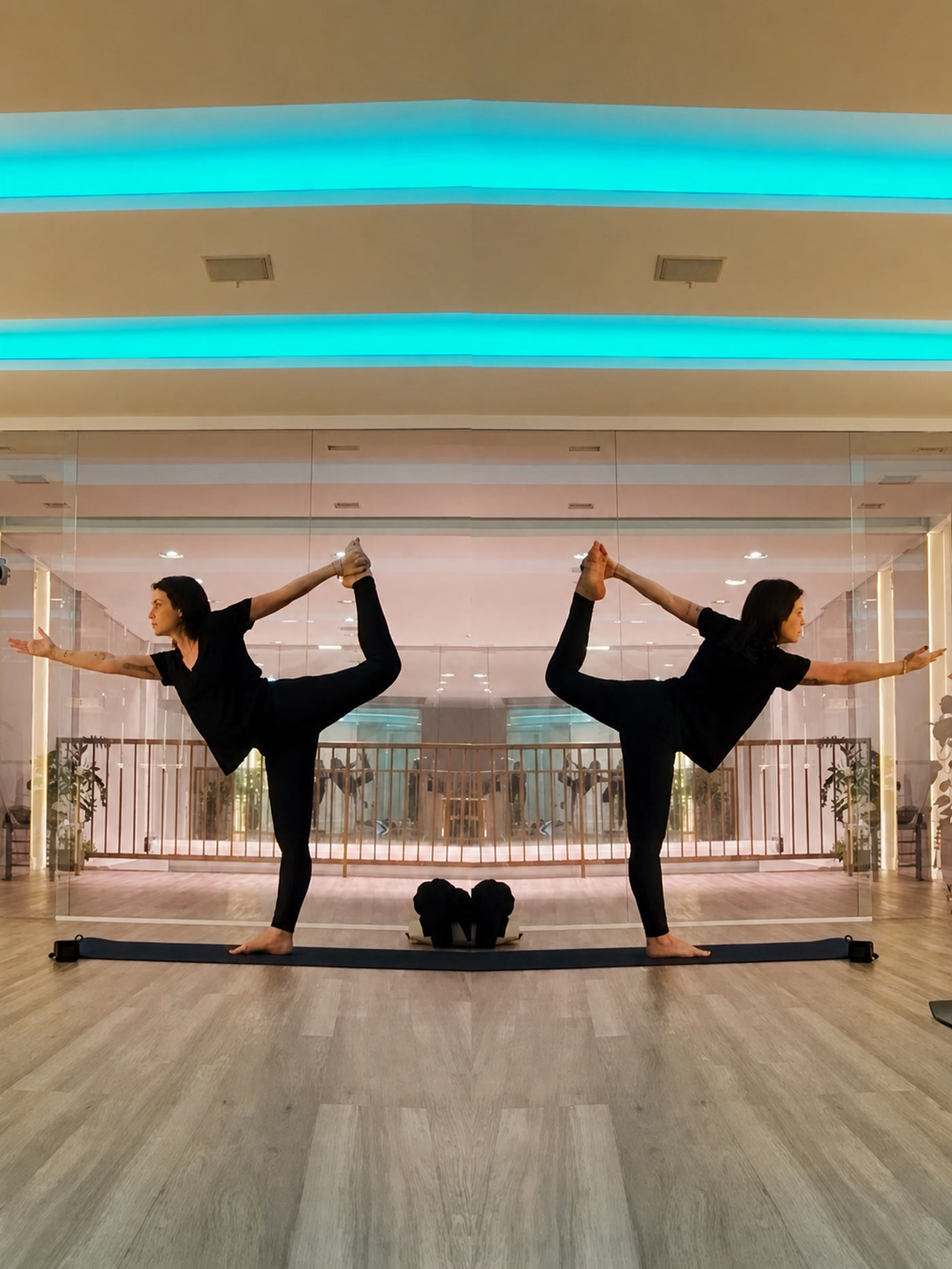 Camille Luchese praticando yoga no Espaço Vytal
